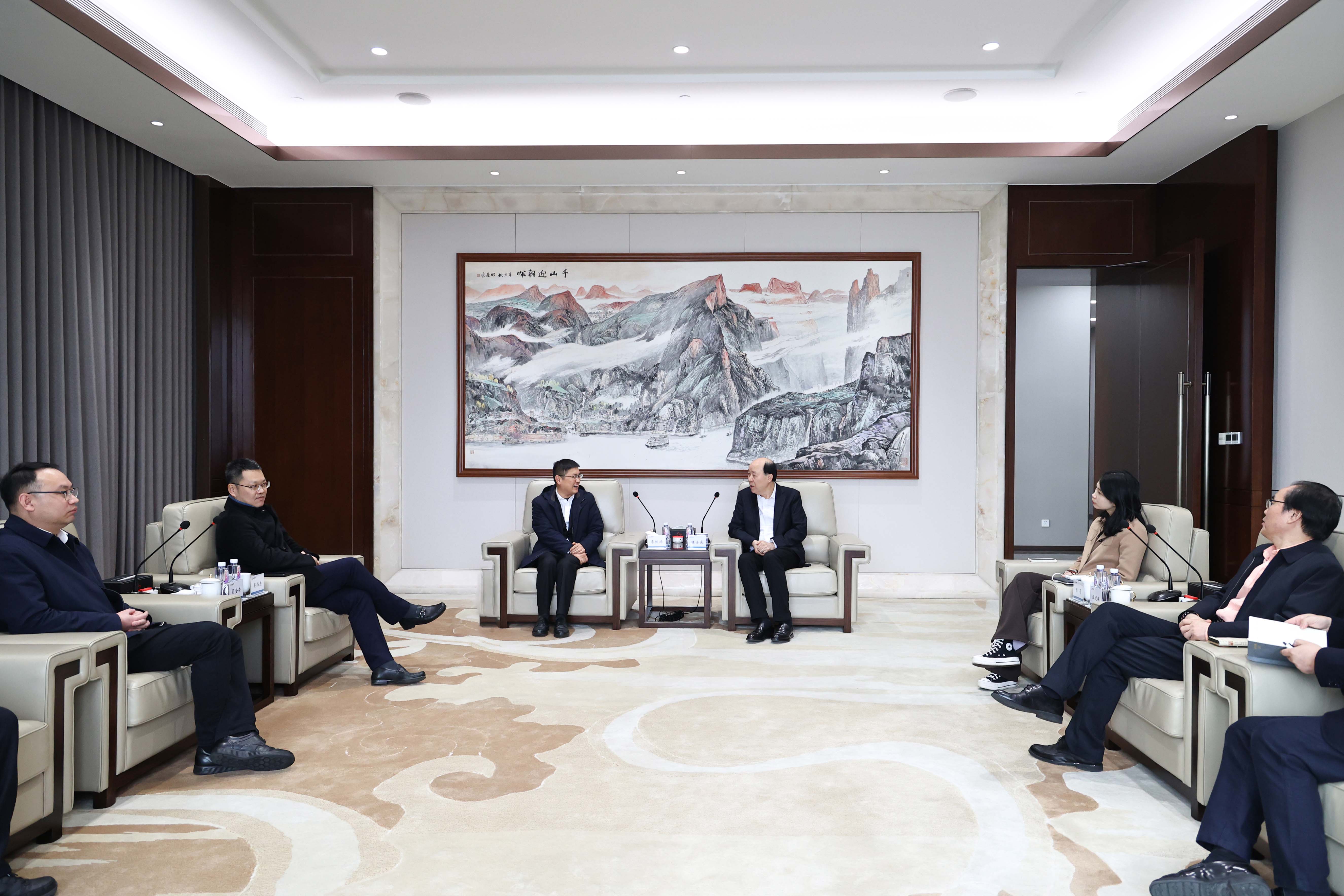 嘉兴港区党工委书记李陈源莅临腾博会官网调研-网站新闻