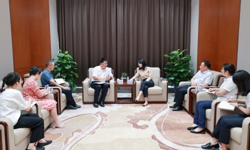 桐乡市委常委、、、市纪委书记、、、市监委主任赵亚锋莅临腾博会官网调研