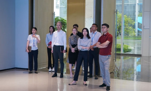 远东控股集团董事局执行主席、、、首席执行官、、、工业董事长蒋承志到腾博会官网会见交流