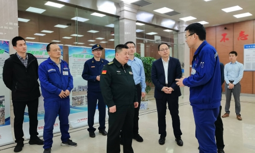 嘉兴市委常委、、军分区政委于昕莅临腾博会官网嘉兴石化节前检查