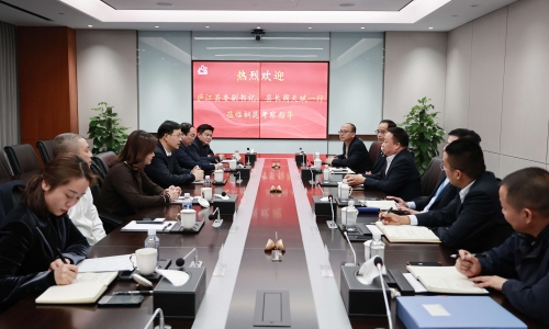 庐江县委副书记、、、县长周天斌一行莅临腾博会官网考察