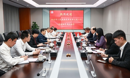 钦州市人民政府代市长李玉成莅临腾博会官网调研